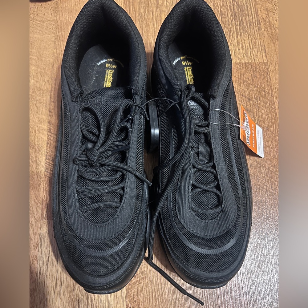 Tredsafe women’s non slip work shoes